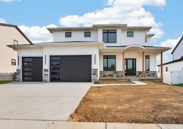 Single family home for sale at 5308 Finlen Ln, Bloomington, IL 61705 | MLS# 12724296