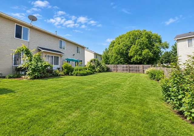 Photo 4 of Single family home for sale at 1202 E Greystone Dr, Round Lake Beach, IL 60073 | MLS# 12724309 | Listing updated on 2026-10-18