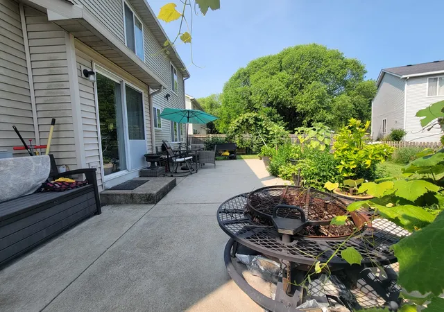 Photo 4 of Single family home for sale at 1202 E Greystone Dr, Round Lake Beach, IL 60073 | MLS# 12724309 | Listing updated on 2026-08-10