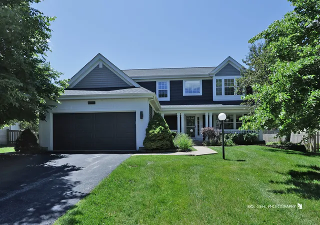 Photo 1 of Single family home for sale at 268 Pembrook Ln, Mundelein, IL 60060 | MLS# 12724338 | Listing updated on 2026-08-10