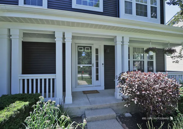 Photo 2 of Single family home for sale at 268 Pembrook Ln, Mundelein, IL 60060 | MLS# 12724338 | Listing updated on 2026-08-10