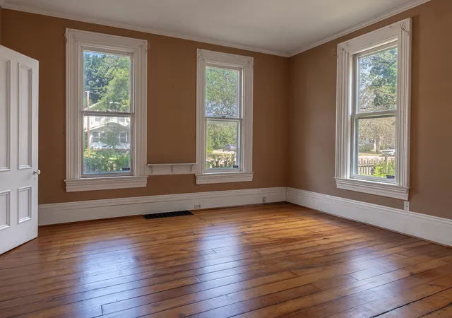 Photo 3 of Single family home for sale at 625 N 2nd Street, Rockford, IL 61107 | MLS# 12724380 | Listing updated on 2026-09-30