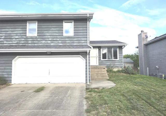 Photo 2 of Sale Pending at 1303 Cadwell Dr, Bloomington, IL 61704 | MLS# 12724393 | Listing updated on 2026-09-29