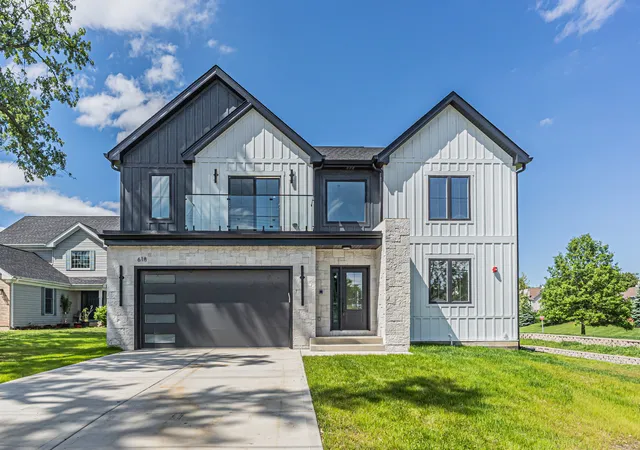 Photo 1 of Single family home for sale at 618 W Meadow Ave, Lombard, IL 60148 | MLS# 12724411 | Listing updated on 2026-08-10
