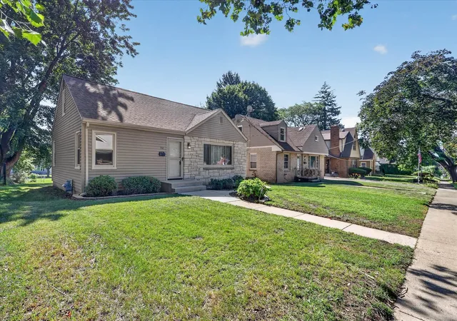 2nd image of 316 Hollister Ave, Rockford, IL 61108 | MLS# 12724443