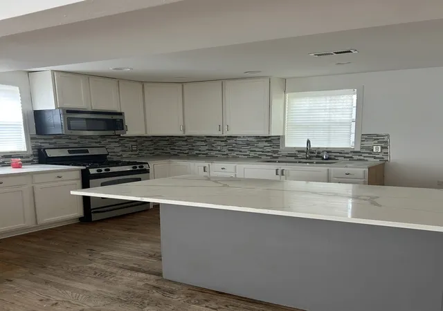 Photo 2 of Single family home for sale at 10724 S Pulaski Rd, Oak Lawn, IL 60453 | MLS# 12724456 | Listing updated on 2026-09-14