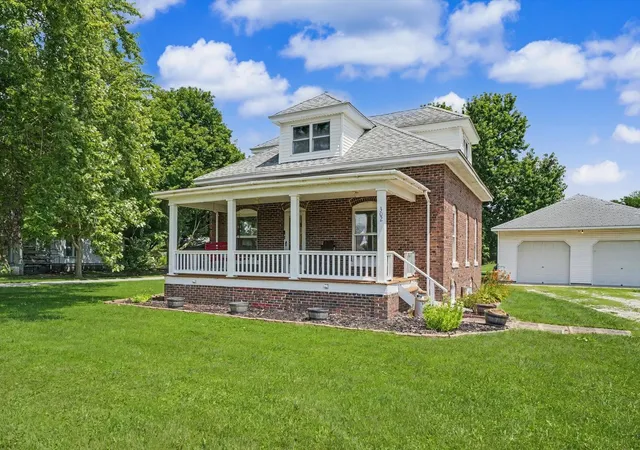 Photo 2 of Single family home for sale at 302 S Olmstead St, Oakwood, IL 61858 | MLS# 12724462 | Listing updated on 2026-10-05