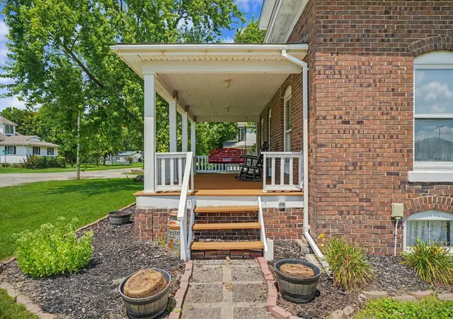 Photo 3 of Single family home for sale at 302 S Olmstead St, Oakwood, IL 61858 | MLS# 12724462 | Listing updated on 2026-10-05