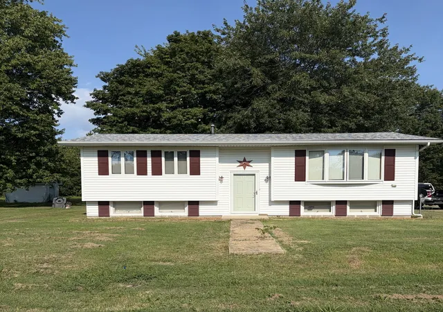 Photo 1 of Single family home for sale at 716 S Cockrum St, Sesser, IL 62884 | MLS# 12724464 | Listing updated on 2026-09-14