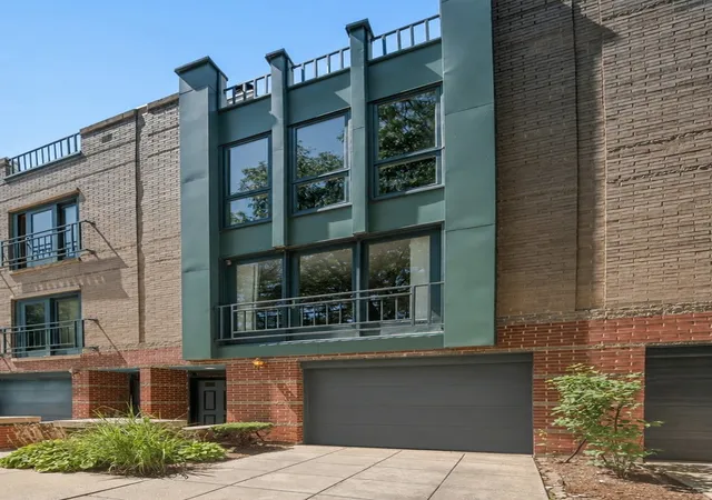 Townhouse for sale at 1449 S Clark St, Chicago, IL 60605 | MLS# 12724470 | Listing updated on 2026-08-11