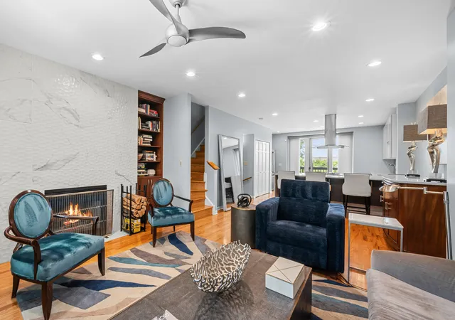 Photo 2 of Townhouse for sale at 1449 S Clark St, Chicago, IL 60605 | MLS# 12724470 | Listing updated on 2026-08-11