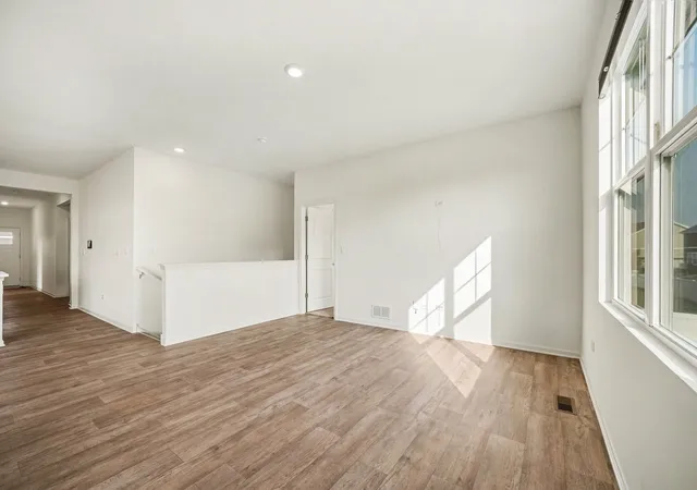 Photo 4 of Single family home for sale at 25428 W Ashton Dr, Plainfield, IL 60586 | MLS# 12724478 | Listing updated on 2026-09-19