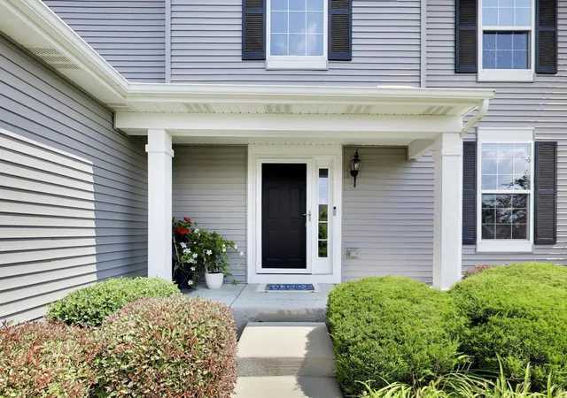 Photo 2 of Single family home for sale at 1627 Powderhorn Dr, Volo, IL 60020 | MLS# 12724496 | Listing updated on 2026-08-17