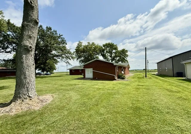 Photo 34 of Single family home for sale at 908 N County Rd 800e, Tuscola, IL 61953 | MLS# 12724592 | Listing updated on 2026-09-07