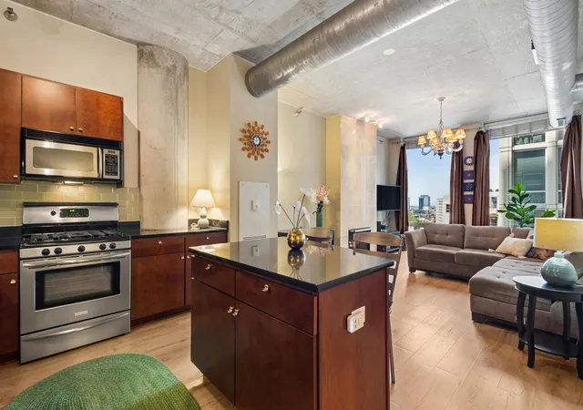 Photo 2 of Condo for sale at 700 N Larrabee St #1002, Chicago, IL 60654 | MLS# 12724593 | Listing updated on 2026-08-11