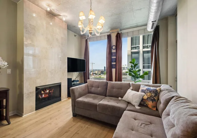 Photo 3 of Condo for sale at 700 N Larrabee St #1002, Chicago, IL 60654 | MLS# 12724593 | Listing updated on 2026-08-11