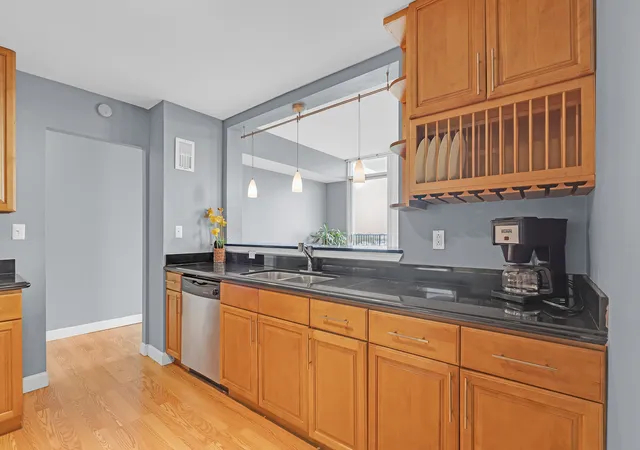 Listing Photo 5 - Condo for sale in building located at 9001 Golf Rd, Des Plaines, IL 60016 - Unit #10F