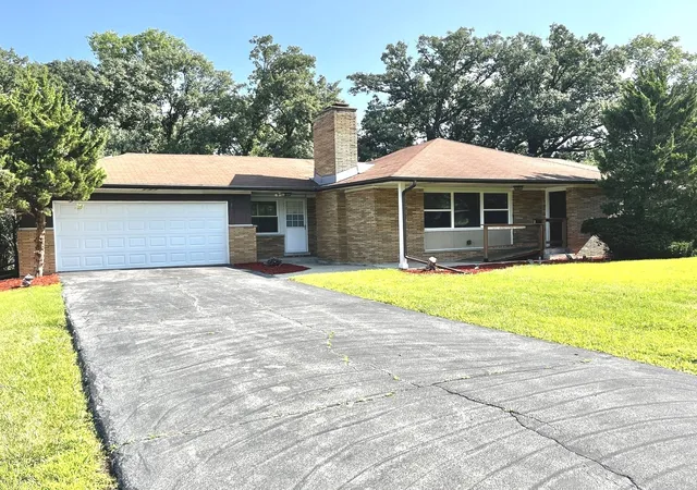 2nd image of 2543 Oakwood Dr, Olympia Fields, IL 60461 | MLS# 12724615