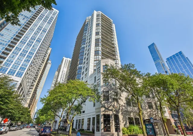 Condo for sale at 33 W Delaware Pl #20G, Chicago, IL 60610 | MLS# 12724626 | Listing updated on 2026-09-18