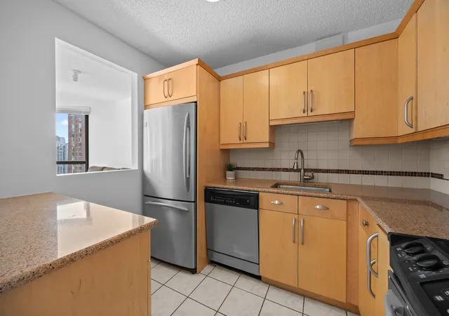 Photo 2 of Condo for sale at 33 W Delaware Pl #20G, Chicago, IL 60610 | MLS# 12724626 | Listing updated on 2026-09-18