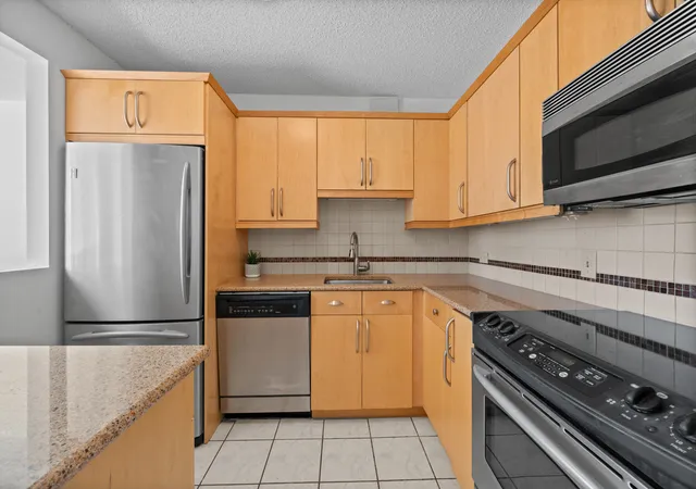 Photo 3 of Condo for sale at 33 W Delaware Pl #20G, Chicago, IL 60610 | MLS# 12724626 | Listing updated on 2026-09-18