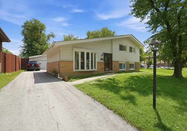 Photo 2 of Single family home for sale at 403 Rutledge St, Park Forest, IL 60466 | MLS# 12724654 | Listing updated on 2026-09-14