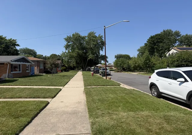 3rd image of 15126 Irving Ave, Dolton, IL 60419 | MLS# 12724655