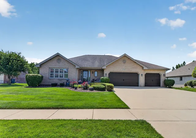 Photo 1 of Sale Pending at 16000 Ridgewood Dr, Homer Glen, IL 60491 | MLS# 12724662 | Listing updated on 2026-08-27