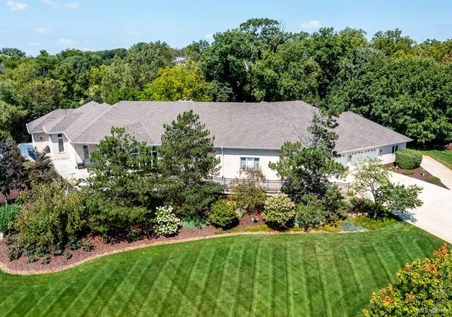 Photo 3 of Single family home for sale at 13100 Fox Ln, Lemont, IL 60439 | MLS# 12724694 | Listing updated on 2026-08-11