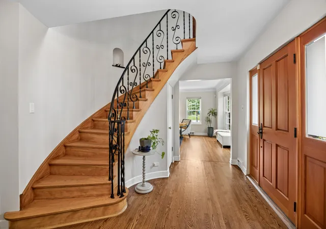 Photo 3 of Single family home for sale at 1104 Greenfield St, Oak Park, IL 60302 | MLS# 12724695 | Listing updated on 2026-09-30