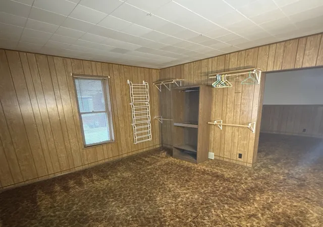 Photo 4 of Single family home for sale at 1915 Pershing Blvd, Clinton, IA 52732 | MLS# 12724758 | Listing updated on 2026-10-07