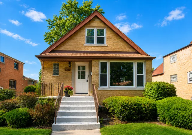 Photo 2 of Single family home for sale at 4232 W 109th Street, Oak Lawn, IL 60453 | MLS# 12724783 | Listing updated on 2026-09-15