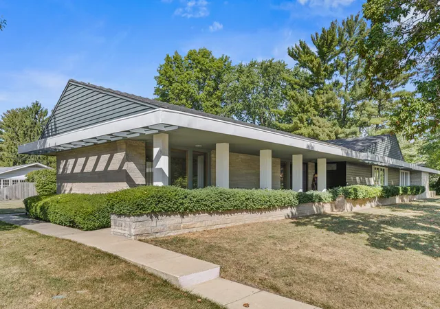 Photo 3 of Single family home for sale at 1313 Waverly Dr, Champaign, IL 61821 | MLS# 12724792 | Listing updated on 2026-08-12