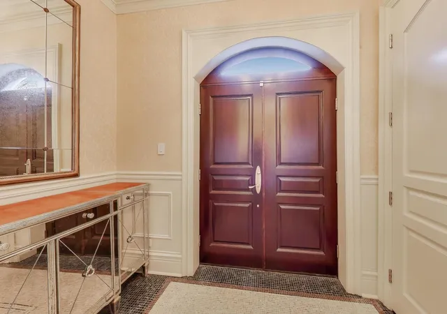 Photo 2 of Single family home for sale at 1718 W Wrightwood Ave, Chicago, IL 60614 | MLS# 12724794 | Listing updated on 2026-09-28