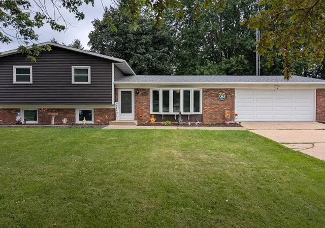 Photo 1 of Single family home for sale at 808 Virginia Ave, Lena, IL 61048 | MLS# 12724799 | Listing updated on 2026-09-11
