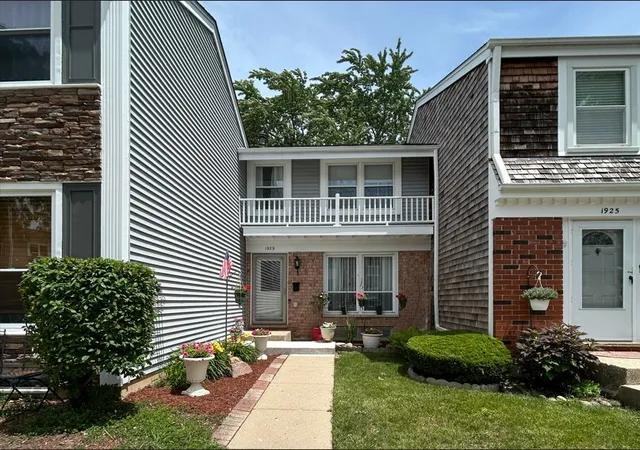 1st image of 1929 Whitingham Ln, Hoffman Estates, IL 60169 | MLS# 12724813