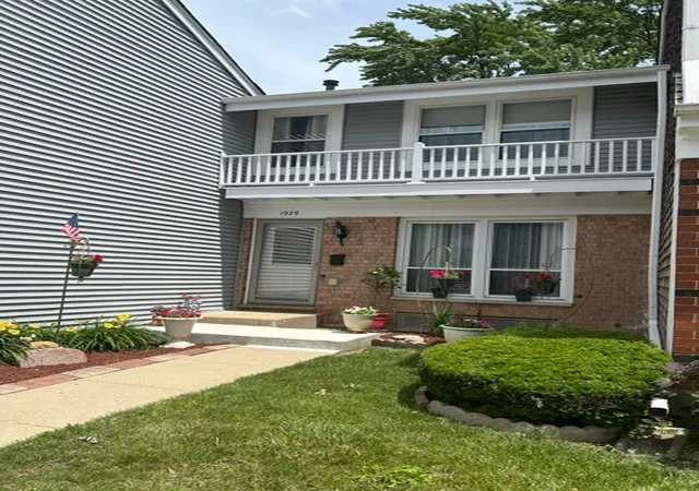 2nd image of 1929 Whitingham Ln, Hoffman Estates, IL 60169 | MLS# 12724813