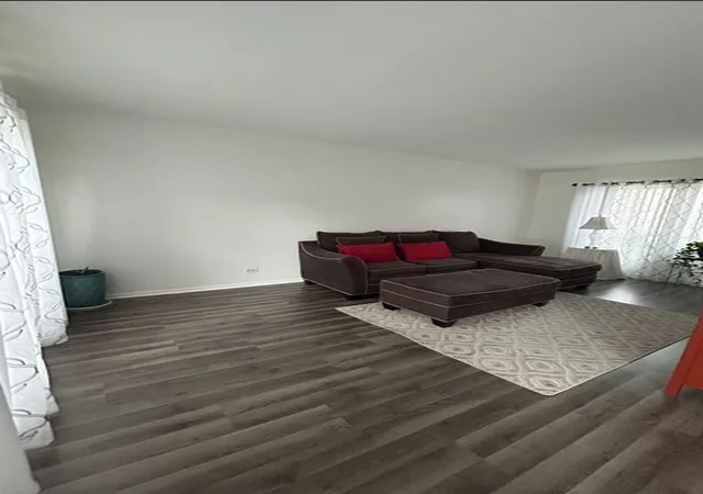 Photo 4 of Townhouse for sale at 1929 Whitingham Ln, Hoffman Estates, IL 60169 | MLS# 12724813 | Listing updated on 2026-08-11