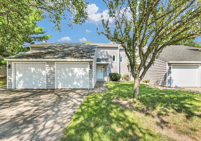 1st image of 1933 Blackthorn Dr, Champaign, IL 61821