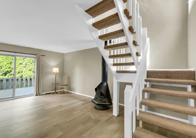 2nd image of 1933 Blackthorn Dr, Champaign, IL 61821