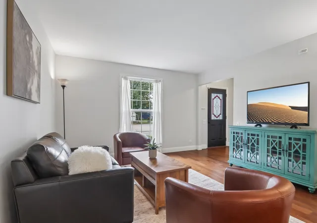 Photo 3 of Sale Pending at 1201 Yosemite Pkwy, Algonquin, IL 60102 | MLS# 12724865 | Listing updated on 2026-10-07