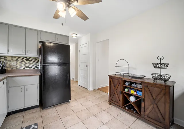 Photo 3 of Single family home for sale at 1050 E Kitson Dr, Palatine, IL 60074 | MLS# 12724873 | Listing updated on 2026-09-20