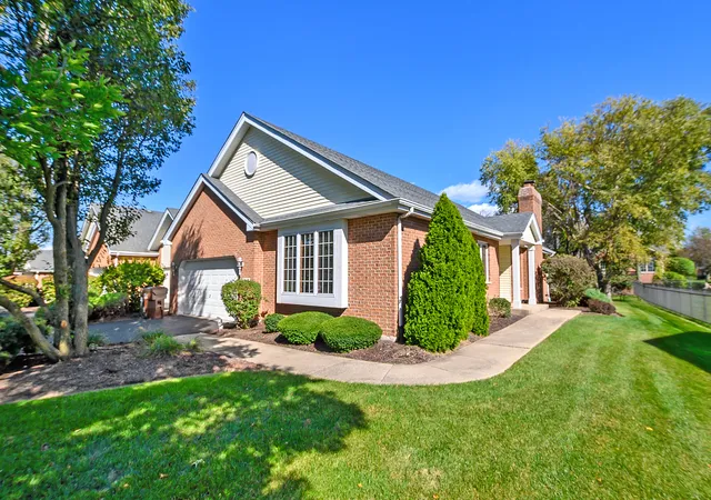 Photo 1 of Townhouse for sale at 21163 Deerpath Rd, Frankfort, IL 60423 | MLS# 12724925 | Listing updated on 2026-10-07