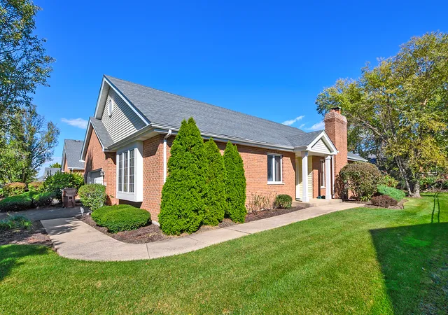 Photo 2 of Townhouse for sale at 21163 Deerpath Rd, Frankfort, IL 60423 | MLS# 12724925 | Listing updated on 2026-10-07