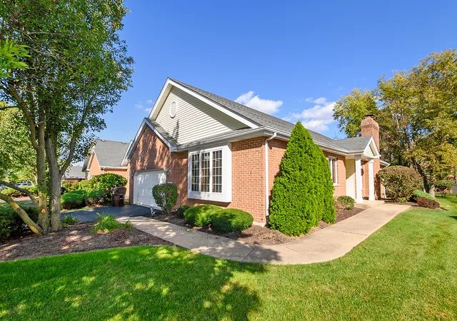 Photo 3 of Townhouse for sale at 21163 Deerpath Rd, Frankfort, IL 60423 | MLS# 12724925 | Listing updated on 2026-10-07