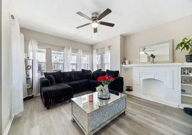 2nd image of 2431 Gunderson Ave, Berwyn, IL 60402 | MLS# 12725008