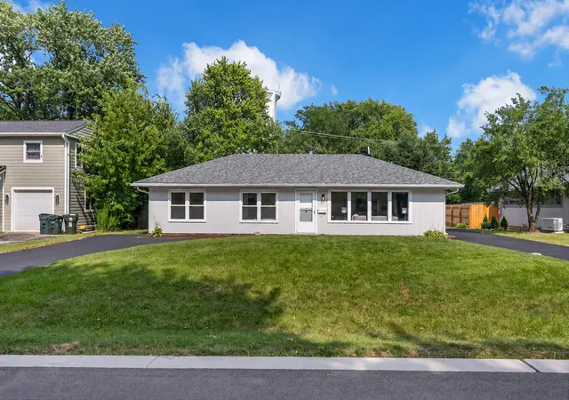 1st image of 727 Skyline Dr, Barrington, IL 60010 | MLS# 12725118