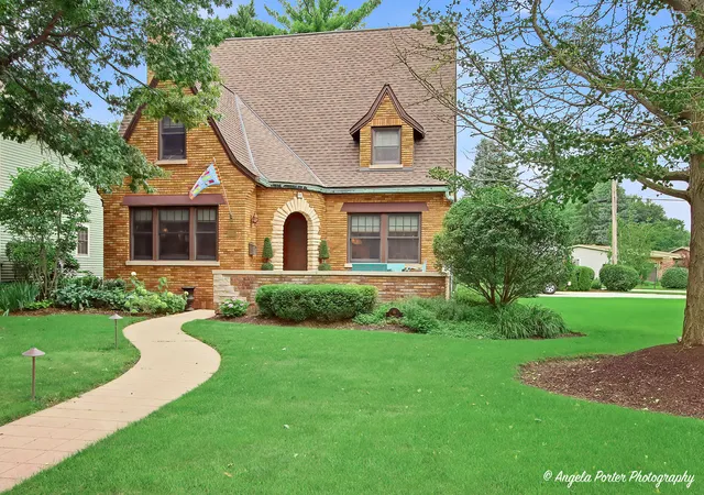 1st image of 86 Dole Ave, Crystal Lake, IL 60014 | MLS# 12725121