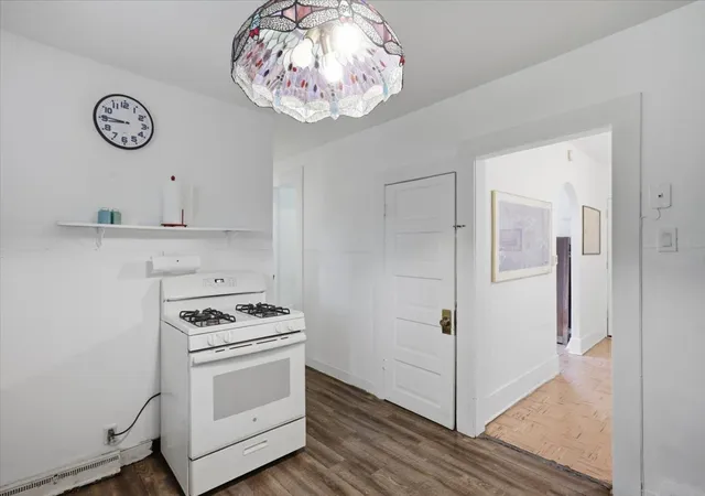 Photo 3 of Single family home for sale at 732 N Warren Ave, Freeport, IL 61032 | MLS# 12725123 | Listing updated on 2026-09-07