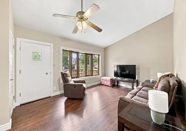 Photo 4 of Single family home for sale at 311 W Taylor Rd, Lombard, IL 60148 | MLS# 12725182 | Listing updated on 2026-09-14